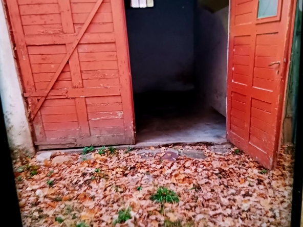 Дава се под наем Гараж / Паркомясто в София, Изток - 25 кв.м за 178.5 € - Снимка #1