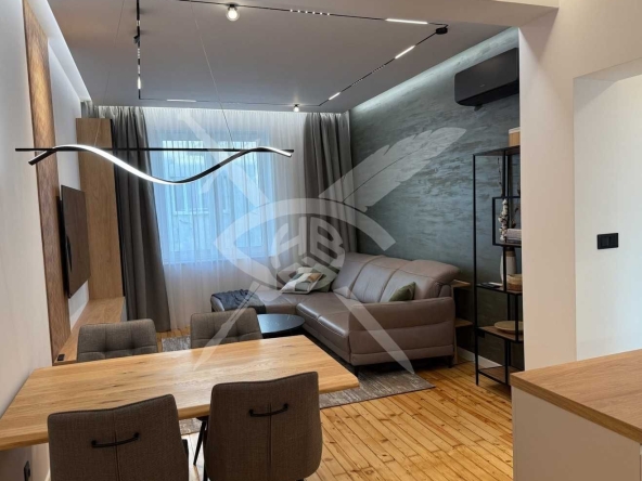 Дава се под наем Четиристаен апартамент в София, Център - 100 кв.м за 1645.77 € - Снимка #1