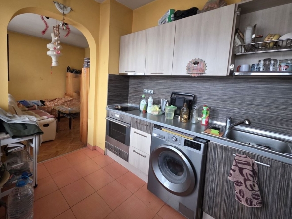 Тристаен апартамент в София, Оборище - 80 кв.м за 2040 €/кв.м - Снимка #1