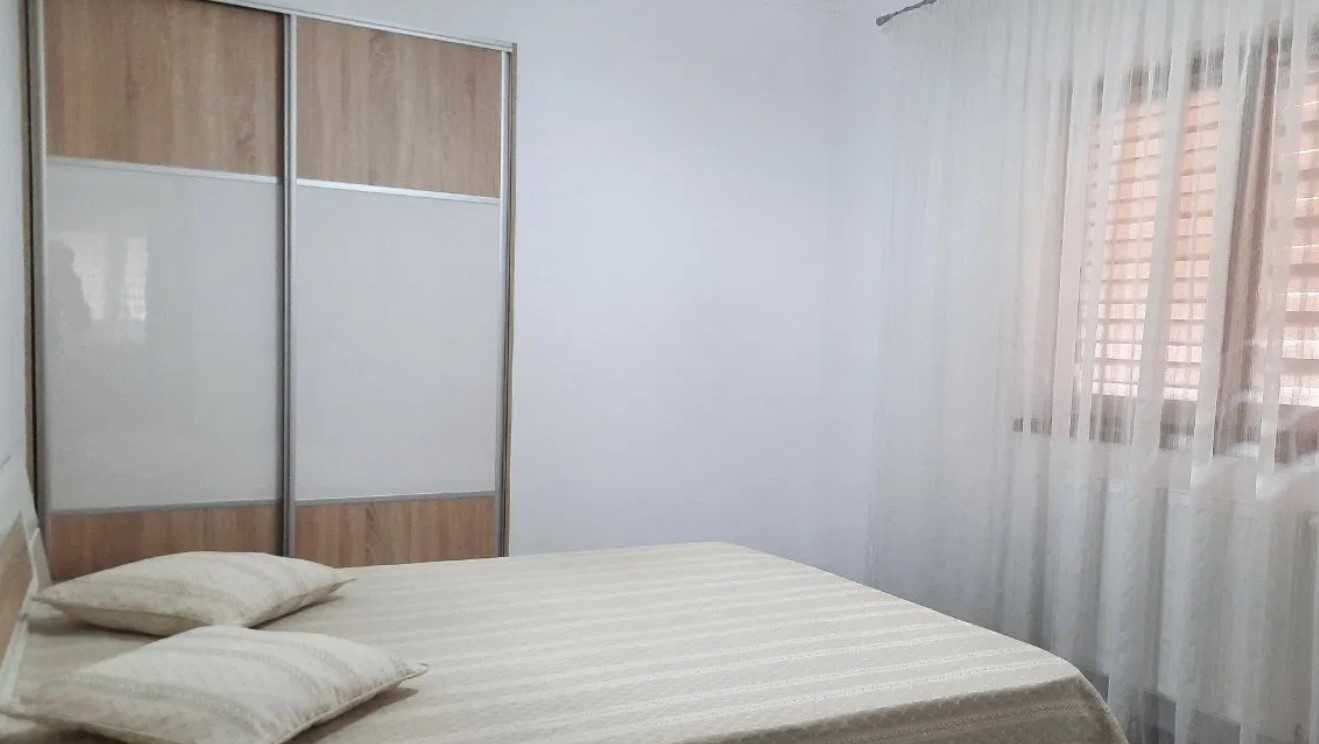 Дава се под наем Едностаен апартамент в Пловдив, Кючук Париж - 42 кв.м за 153 € - Снимка #1