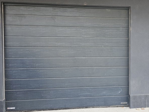 Дава се под наем Гараж / Паркомясто в Плевен, Идеален център - 40 кв.м за 153 € - Снимка #1