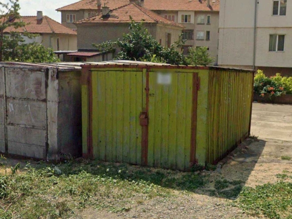 Гараж / Паркомясто в Сливен, Център - 15 кв.м за 16 €/кв.м - Снимка #1