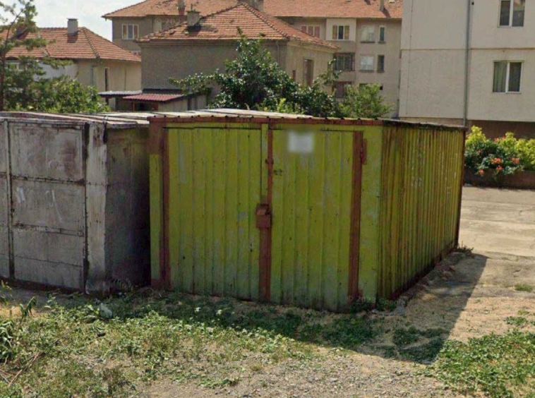 Гараж / Паркомясто в Сливен, Център - 15 кв.м за 16 €/кв.м - Снимка #1