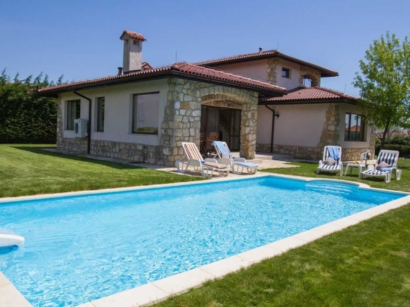 Къща в Балчик - 185 кв.м за 1773 €/кв.м - Снимка #1