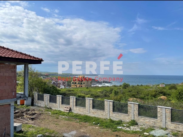 Къща в с. Синеморец, Област Бургас - 200 кв.м за 1250 €/кв.м - Снимка #1