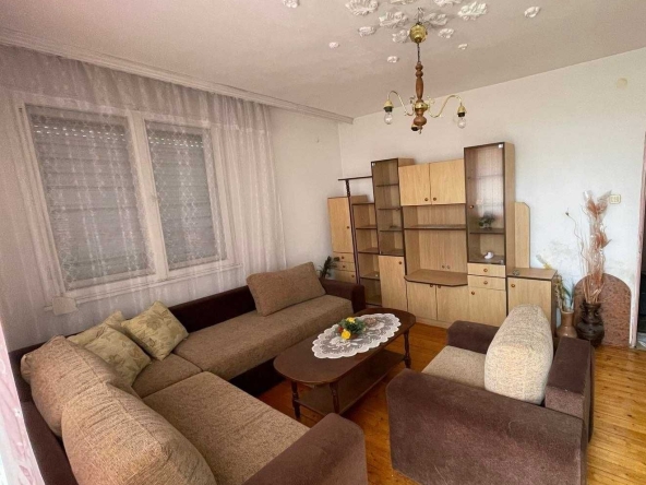 Етаж от къща в Пловдив, Прослав - 169 кв.м за 423 €/кв.м - Снимка #1
