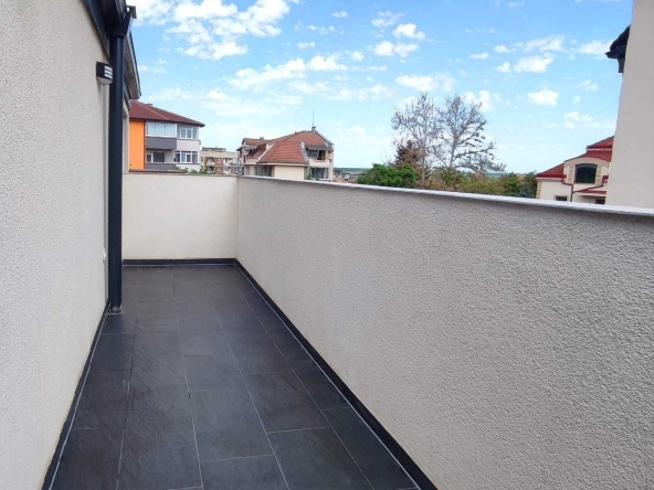 Тристаен апартамент в Обзор - 74 кв.м за 1203 €/кв.м - Снимка #1