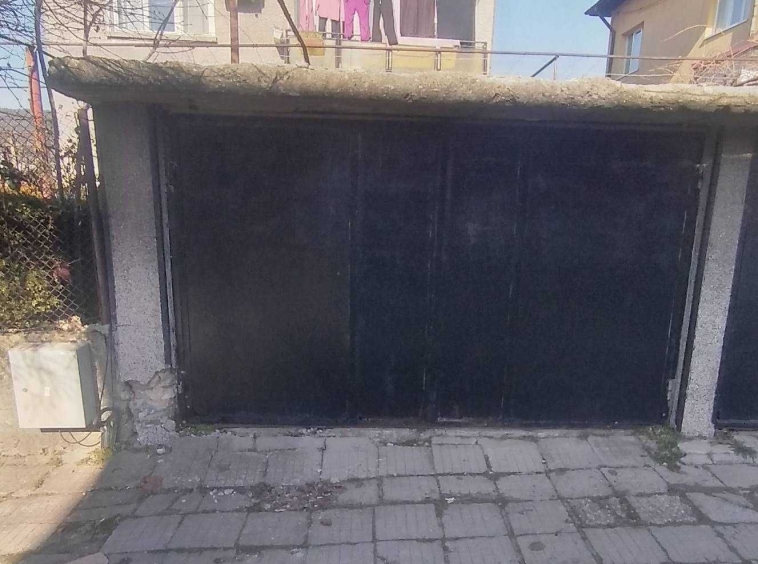 Дава се под наем Гараж / Паркомясто в София, Лозенец - 20 кв.м за 40.8 € - Снимка #1