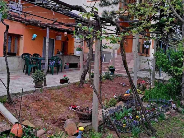 Къща в с. Николаево, Област Плевен - 196 кв.м за 256 €/кв.м - Снимка #1