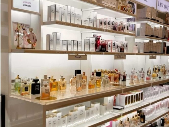 Дава се под наем Магазин в Варна, Лятно кино Тракия - 150 кв.м за 1326 € - Снимка #1