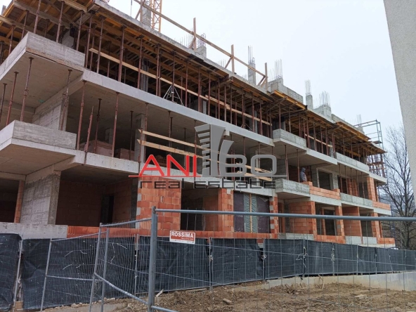 Тристаен апартамент в Варна, Левски - 102 кв.м за 1526 €/кв.м - Снимка #1