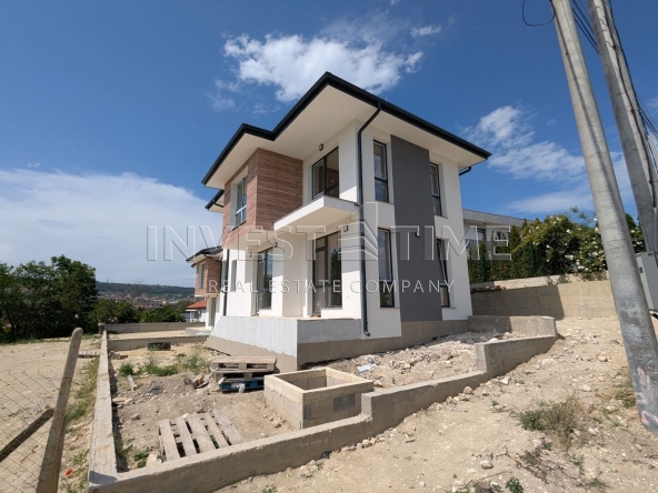 Къща в Варна, м-т Траката - 139 кв.м за 2080 €/кв.м - Снимка #1