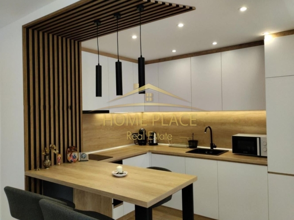 Дава се под наем Двустаен апартамент в Варна, Червен площад - 55 кв.м за 612 € - Снимка #1