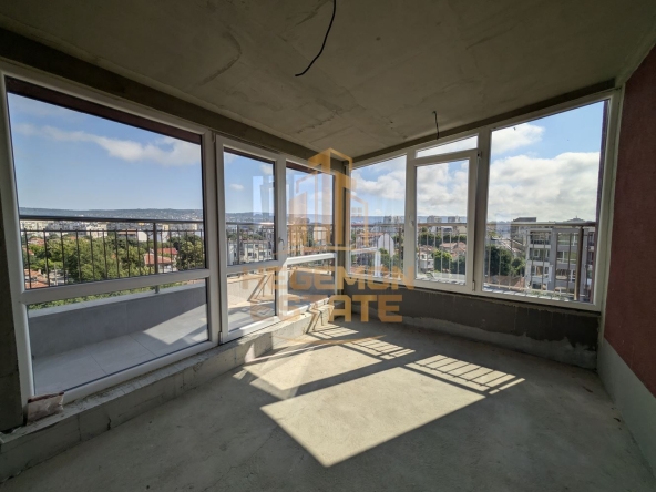 Тристаен апартамент в Варна, Колхозен пазар - 103 кв.м за 1738 €/кв.м - Снимка #1