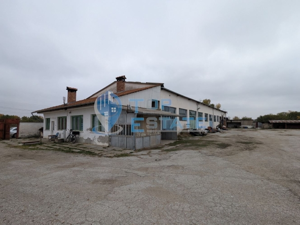 Промишлена сграда в с. Ресен, Област Велико Търново - 652 кв.м за 283 €/кв.м - Снимка #1