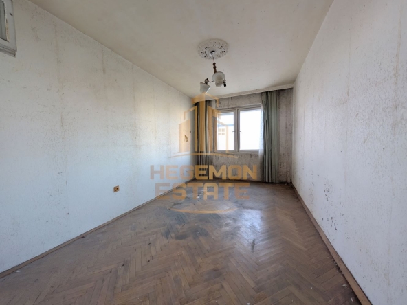 Тристаен апартамент в Варна, Цветен квартал - 60 кв.м за 1725 €/кв.м - Снимка #1
