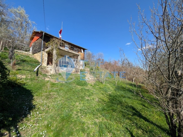 Къща в с. Длъжка поляна, Област Търговище - 98 кв.м за 93 €/кв.м - Снимка #1