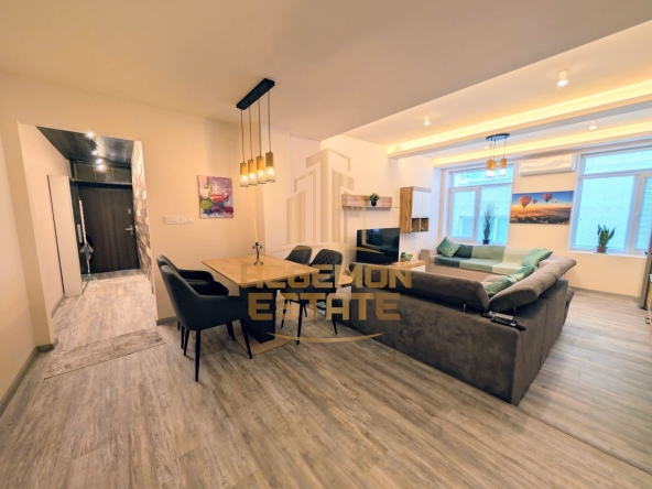 Тристаен апартамент в Варна, Център - 88 кв.м за 1536 €/кв.м - Снимка #1
