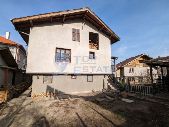 Етаж от къща в Трявна - 200 кв.м за 550 €/кв.м - Снимка #1