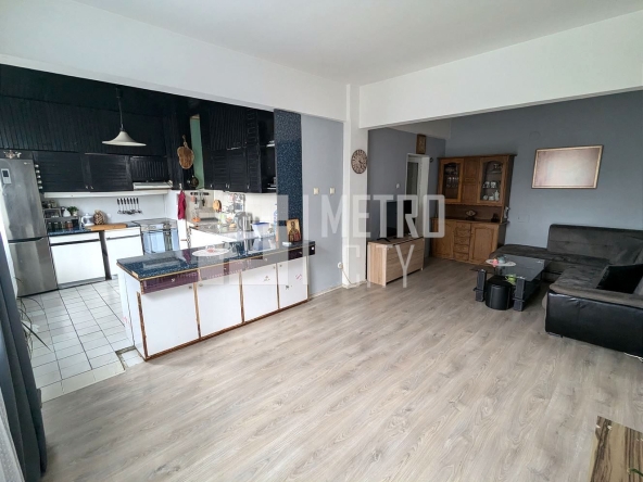 Тристаен апартамент в София, Център - 74 кв.м за 3109 €/кв.м - Снимка #1