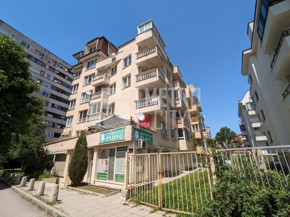 Магазин в София, Красно село - 29 кв.м за 2022 €/кв.м - Снимка #1