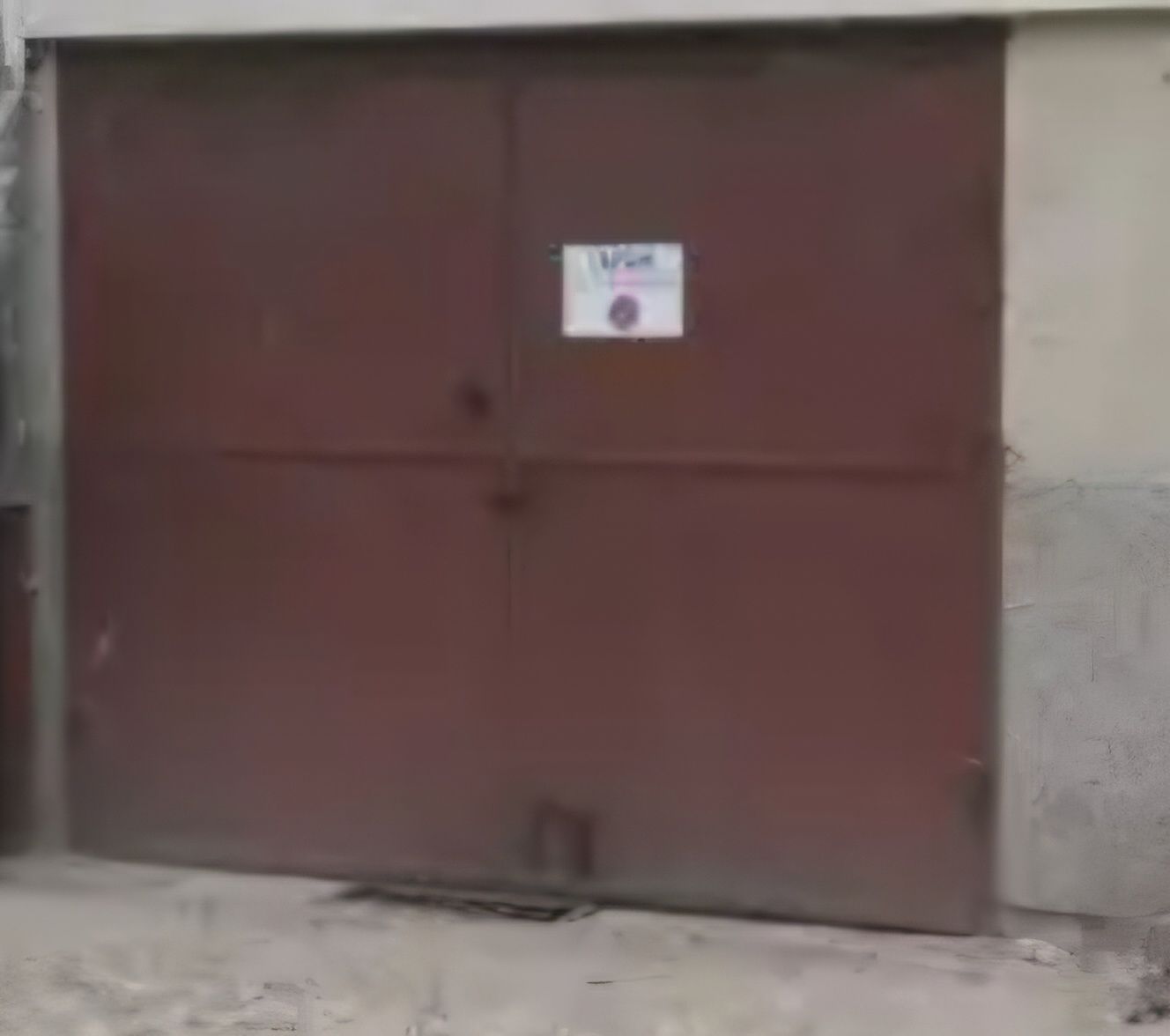 Дава се под наем Гараж / Паркомясто в Добрич, Център - 20 кв.м за 51 € - Снимка #1