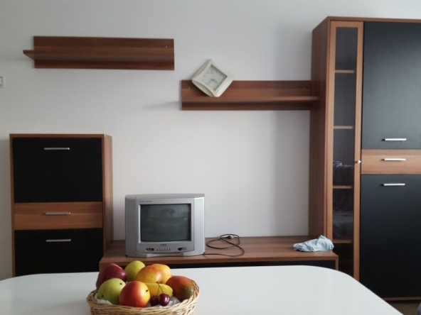 Дава се под наем Двустаен апартамент в Велико Търново, Акация - 77 кв.м за 280.5 € - Снимка #1