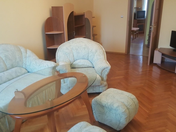 Дава се под наем Четиристаен апартамент в Велико Търново, Център - 100 кв.м за 499.8 € - Снимка #1