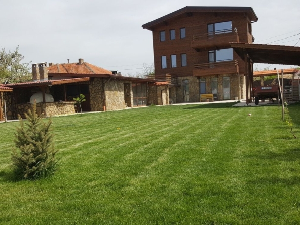 Къща в Плиска - 360 кв.м за 612 €/кв.м - Снимка #1