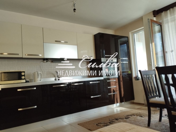 Тристаен апартамент в Шумен, Център - 98 кв.м за 1458 €/кв.м - Снимка #1