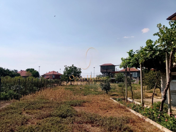 Парцел в с. Златитрап, Област Пловдив - 588 кв.м за 80 €/кв.м - Снимка #1