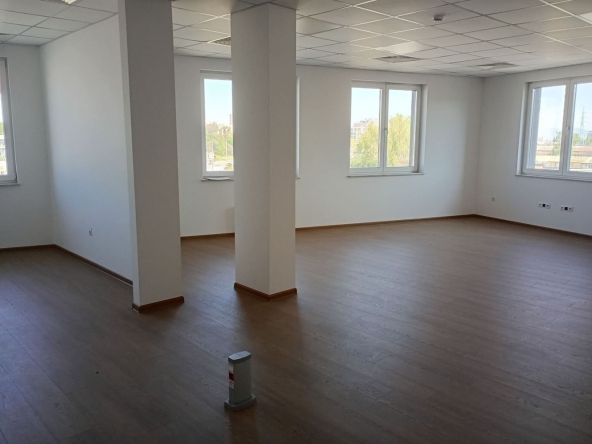 Дава се под наем Офис в София, Дружба 1 - 324 кв.м за 2333.76 € - Снимка #1