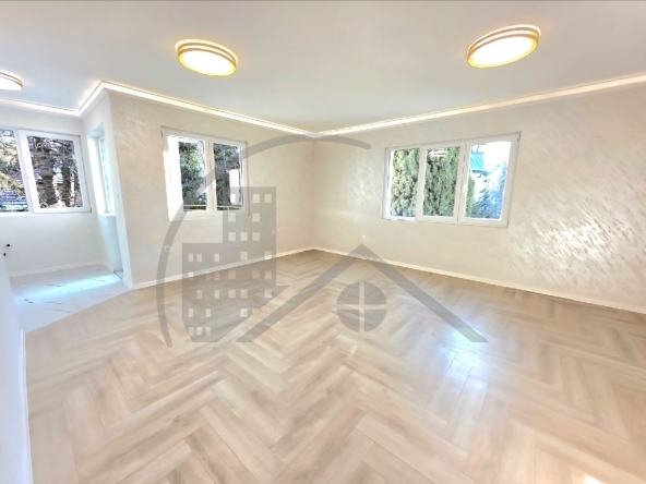 Тристаен апартамент в Варна, Бриз - 108 кв.м за 1180 €/кв.м - Снимка #1