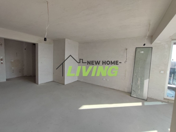 Тристаен апартамент в Пловдив, Гагарин - 120 кв.м за 1417 €/кв.м - Снимка #1