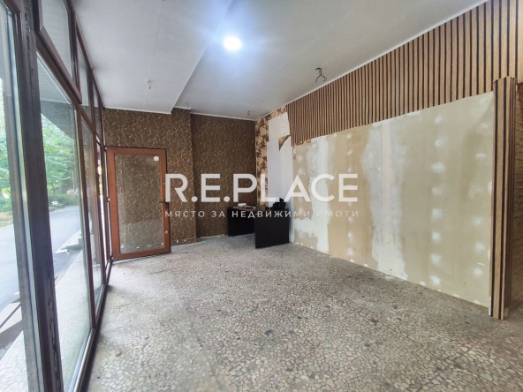 Дава се под наем Магазин в Варна, Автогара - 90 кв.м за 650 € - Снимка #1