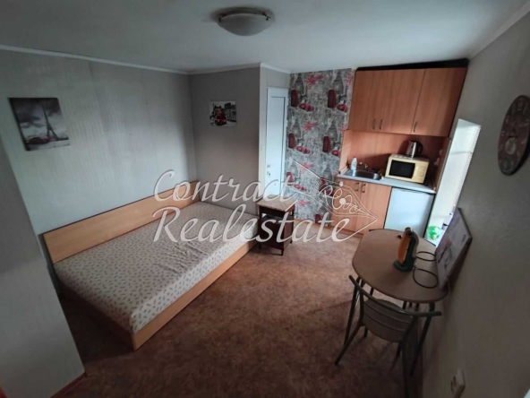 Дава се под наем Едностаен апартамент в Варна, Център - 30 кв.м за 153 € - Снимка #1