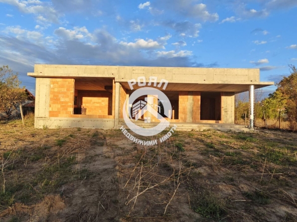 Къща в с. Избеглии, Област Пловдив - 275 кв.м за 346 €/кв.м - Снимка #1