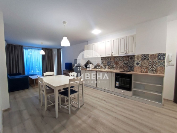 Дава се под наем Четиристаен апартамент в к.к. Св.Св. Константин и Елена - 140 кв.м за 1400 € - Снимка #1