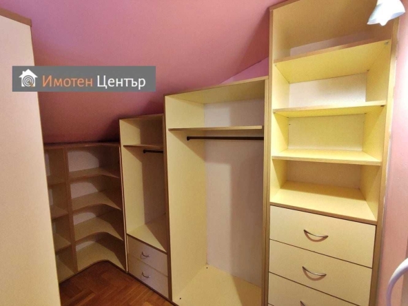 Дава се под наем Тристаен апартамент в София, Студентски град - 100 кв.м за 650 € - Снимка #1