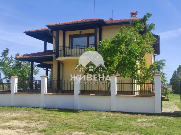 Къща в с. Царичино, Област Добрич - 270 кв.м за 576 €/кв.м - Снимка #1