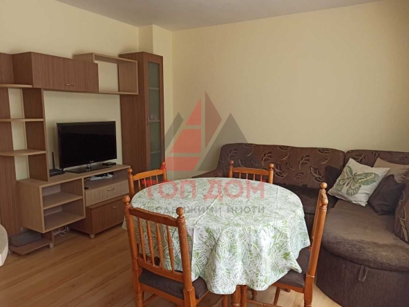 Дава се под наем Тристаен апартамент в Варна, Червен площад - 62 кв.м за 561 € - Снимка #1