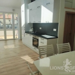 Дава се под наем Тристаен апартамент в Варна, Център - 100 кв.м за 897.6 € - Снимка #1