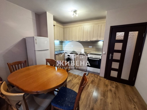 Дава се под наем Двустаен апартамент в Варна, Център - 78 кв.м за 428.91 € - Снимка #1