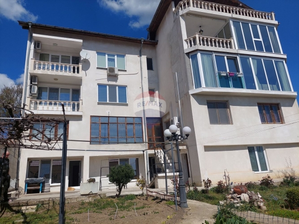 Къща в Варна, м-т Св. Никола - 650 кв.м за 1293 €/кв.м - Снимка #1