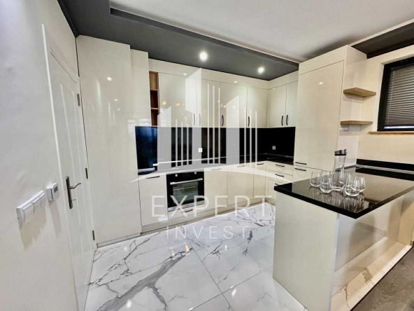 Двустаен апартамент в Варна, Изгрев - 116 кв.м за 725 €/кв.м - Снимка #1