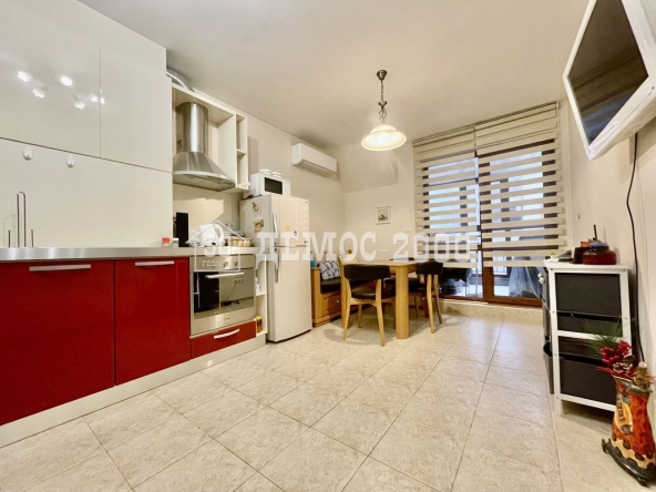 Тристаен апартамент в Варна, Окръжна болница - 82 кв.м за 1403 €/кв.м - Снимка #1