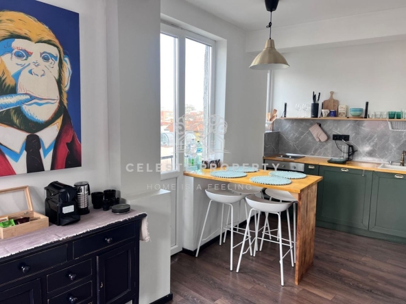 Дава се под наем Тристаен апартамент в София, Център - 76 кв.м за 947.58 € - Снимка #1