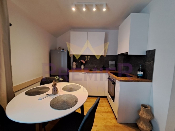 Дава се под наем Двустаен апартамент в Варна, Колхозен пазар - 55 кв.м за 484.5 € - Снимка #1