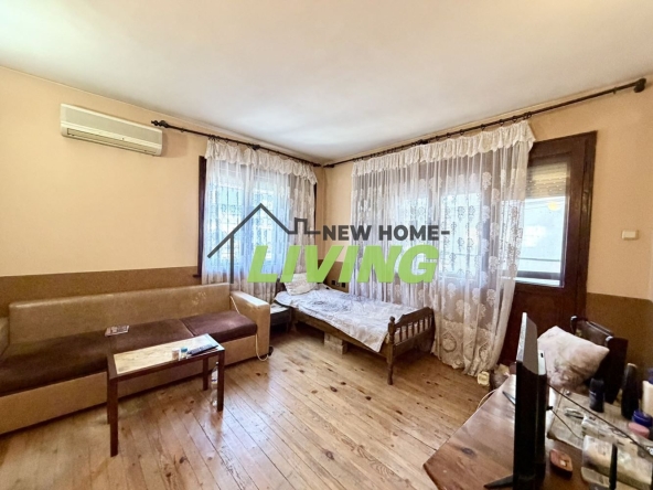 Етаж от къща в Пловдив, Гагарин - 190 кв.м за 591 €/кв.м - Снимка #1