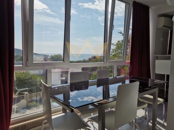 Тристаен апартамент в Балчик - 138 кв.м за 510 €/кв.м - Снимка #1